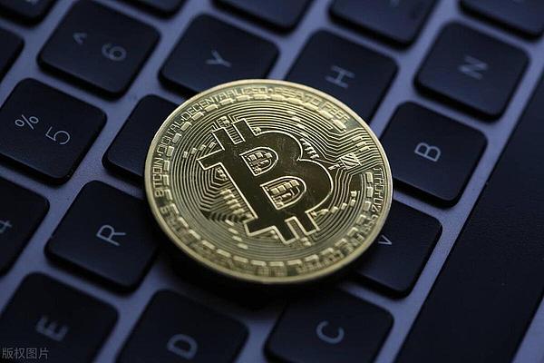 蓝色巨人的华丽转身：IBM如何靠两条腿走出转型阵痛期